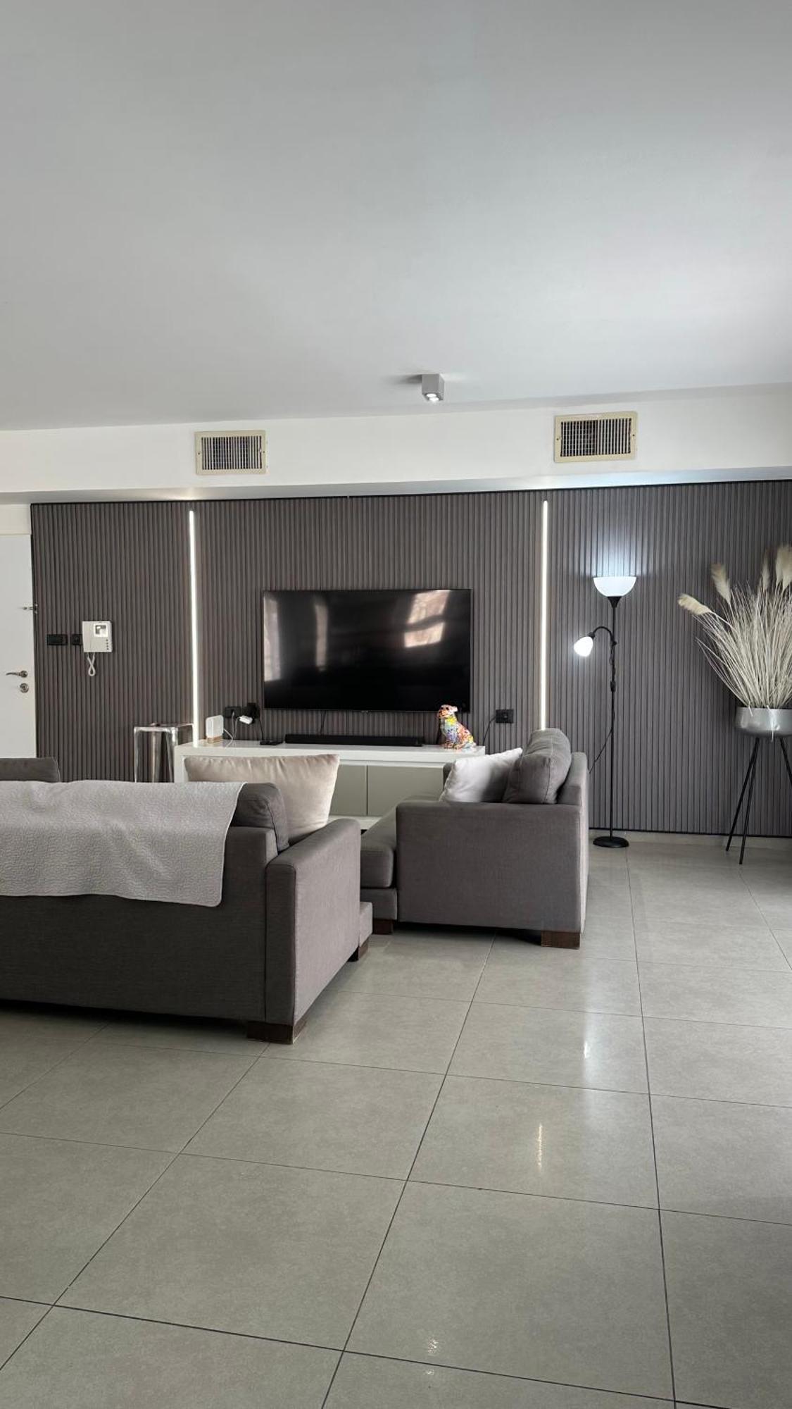 Luxury Garden Floor Appartamento Eilat